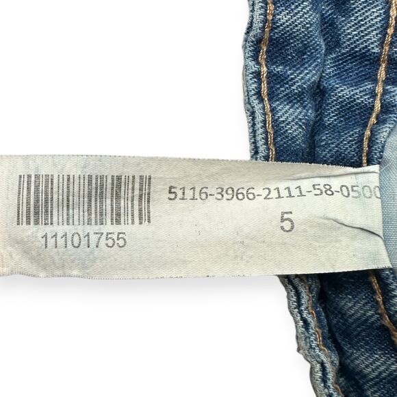 Refuge Denim | Size 5 | Medium Wash Distressed High-Rise Mom Jean Cutoff Shorts - Picture 5 of 6